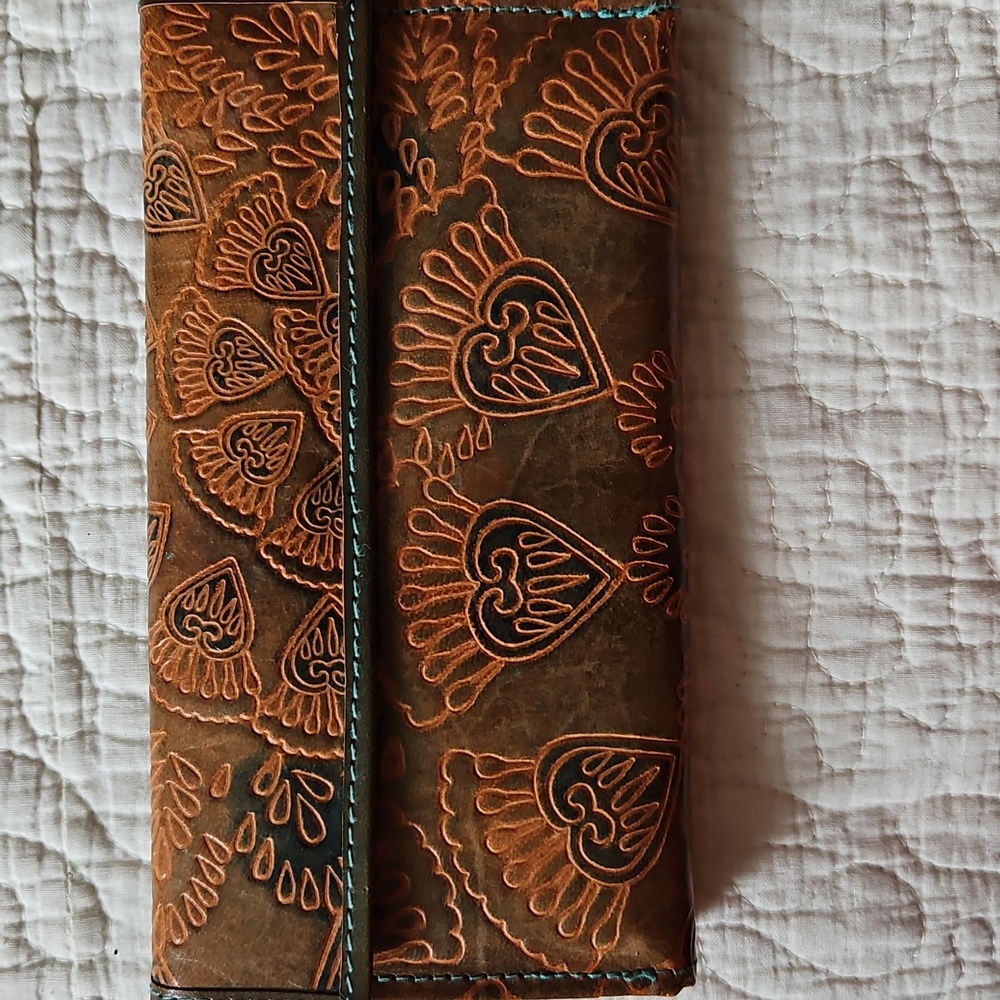 HAND TOOLED BI-FOLD WALLET Genuine Leather & Hand-Dyed Accents NWOT